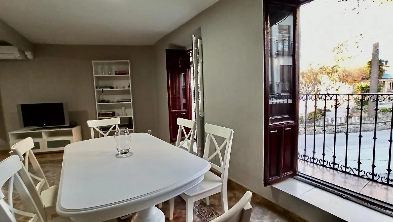 Vivienda Paseo 9 Baeza Διαμέρισμα